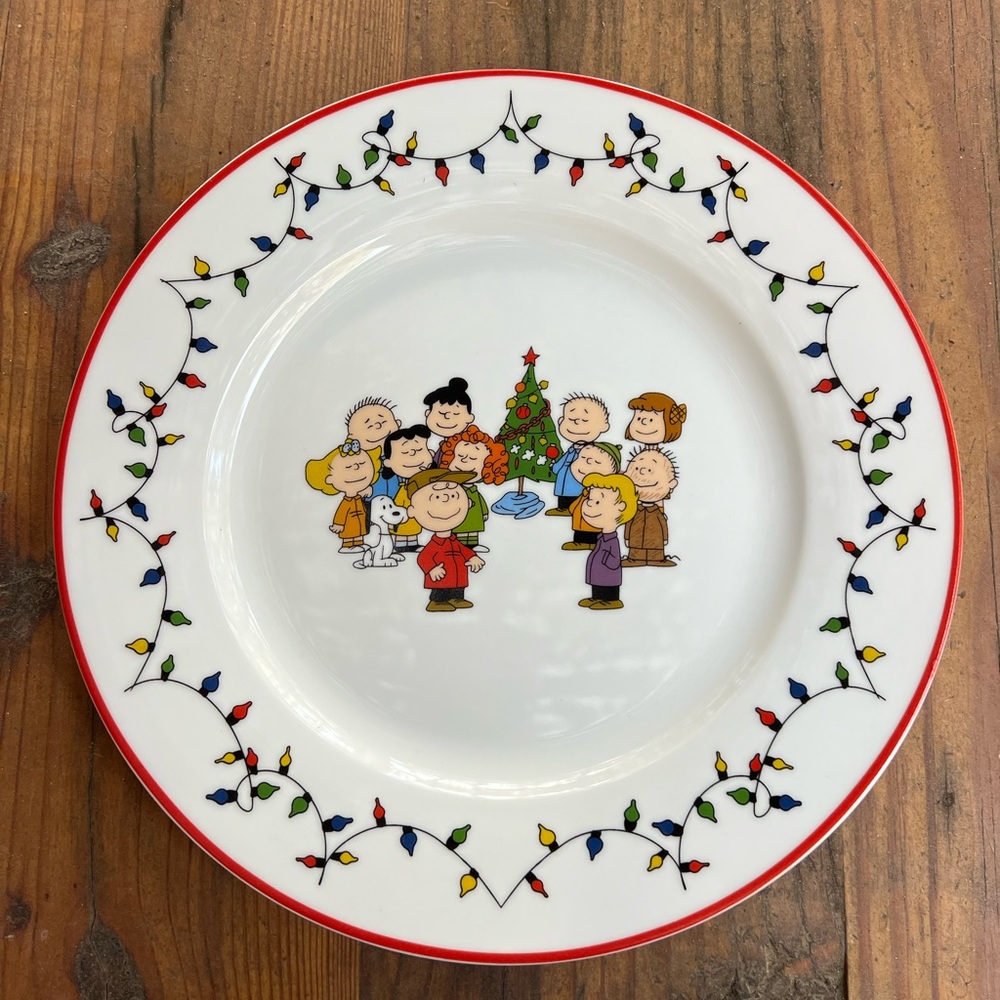 PEANUTS Charlie Brown Christmas Snoopy Dinner Plate The Whole Gang Ceramic NWT
